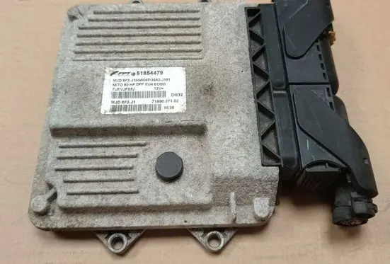 Alfa Romeo Mito Engine control unit/module 51854479 7160027102 7UEVJFS5J
