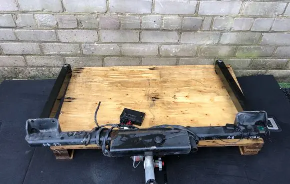 Audi A8 S8 D3 4E Tow bar set