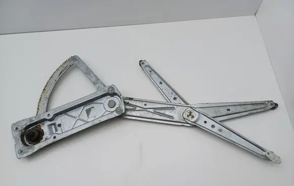 Opel Corsa B Front door manual window regulator 90388866