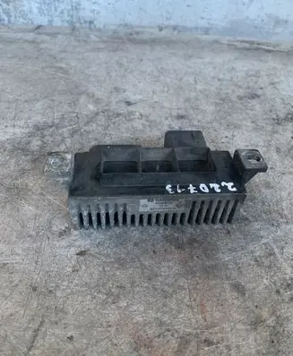 Nissan Juke I F15 Glow plug pre-heat relay 8200558438a