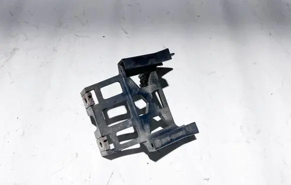 BMW 8 E31 Rear bumper mounting bracket 1940748 51121940748