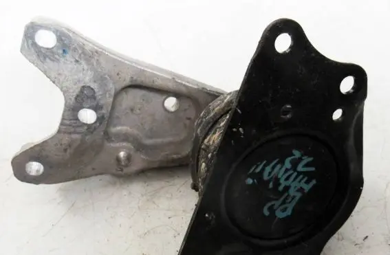 Skoda Fabia Mk2 (5J) Engine mount bracket 6Q0199185S