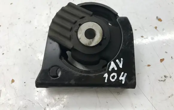 Toyota Avensis T270 Engine mount bracket 123610R040 00F4910808