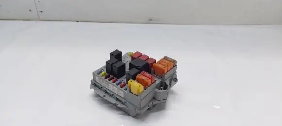 Alfa Romeo 159 Fuse module 57657