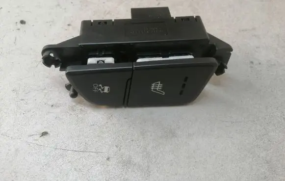 Hyundai i40 Seat heating switch 937303Z060 39R1CB1000 16070456339