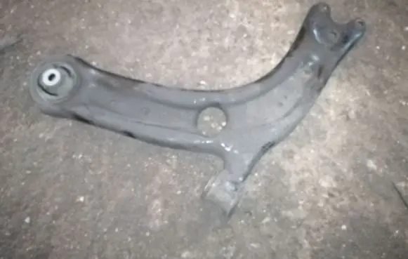 Volkswagen Touran III Front lower control arm/wishbone 3Q0407153B