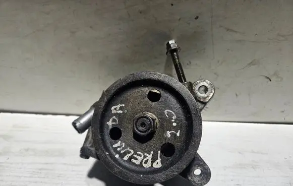 Honda Prelude Power steering pump P110829160