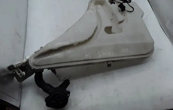 BMW 1 F20 F21 Windshield washer fluid reservoir/tank 724167308