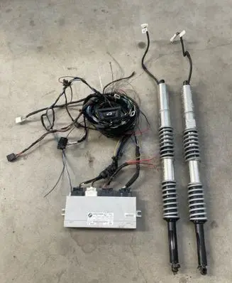 BMW 5 F10 F11 Tailgate hydraulic set 7333928 0032468201 F005V01252