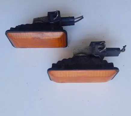 Volkswagen Golf III Front fender indicator light 1H0949117A