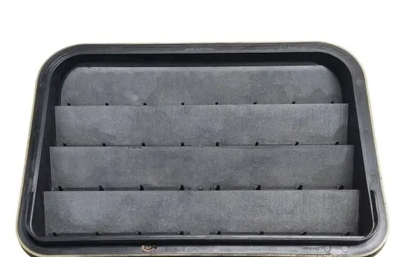 Volkswagen Touareg II Quarter panel pressure vent 7PP819181
