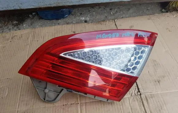 Ford Mondeo MK IV Tailgate rear/tail lights