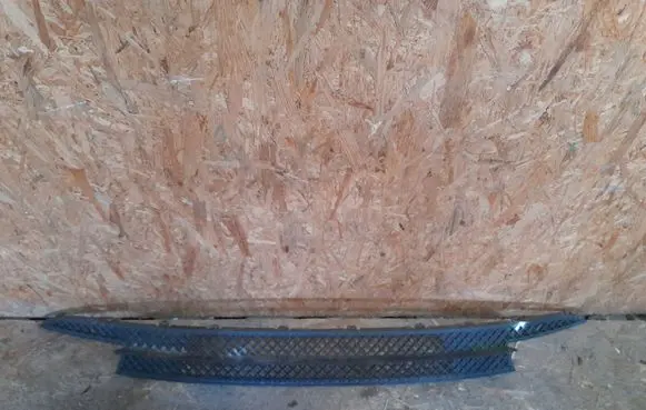 BMW 1 E81 E87 Front bumper lower grill