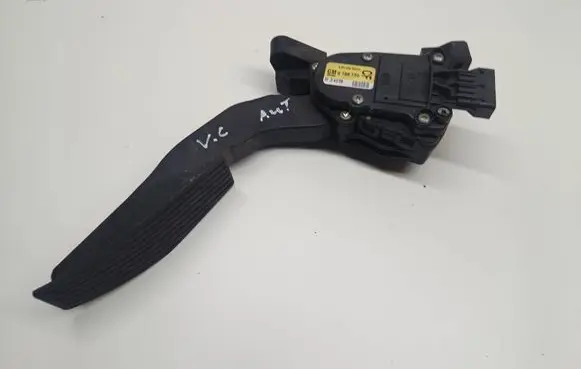 Opel Vectra C Accelerator throttle pedal 9186725 6PV00832201