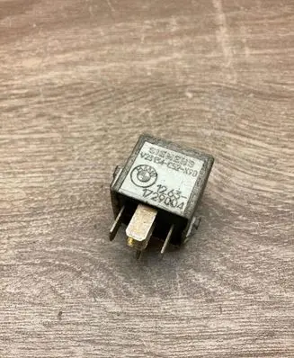 BMW 5 E34 Other relay 1729004 V23134C52X90