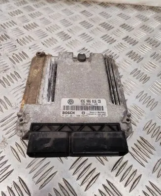 Volkswagen Golf V Engine control unit/module 03G906016CB