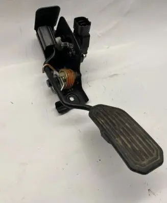 Toyota Avensis T250 Accelerator throttle pedal bracket 8928152011
