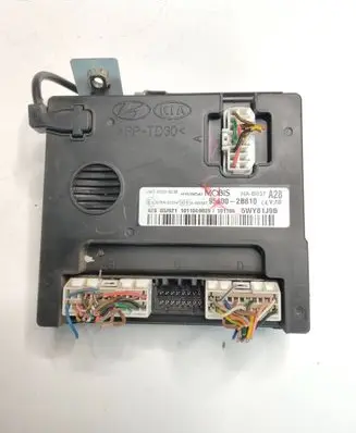 Hyundai Santa Fe Central body control module 954002B810 5WY81J9B