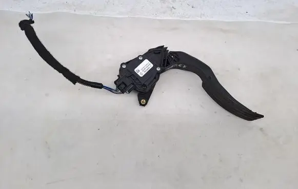 Renault Captur Accelerator throttle pedal 180223454R