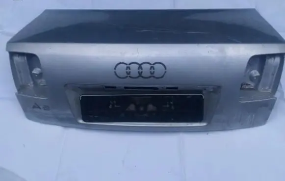 Audi A8 S8 D3 4E Tailgate/trunk/boot lid sidabrine
