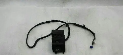 Mercedes-Benz SL R231 USB socket connector A2318210611