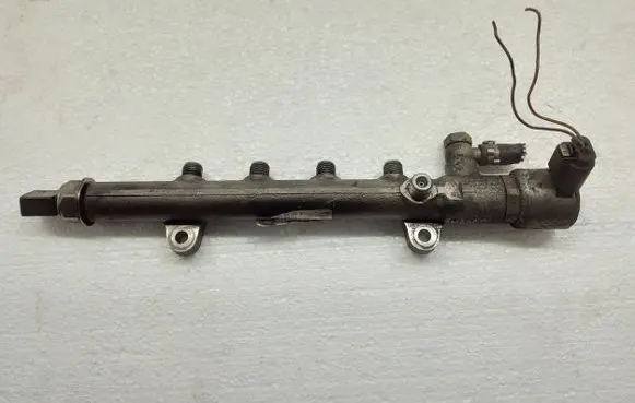 Mercedes-Benz C W204 Fuel main line pipe A6510700495