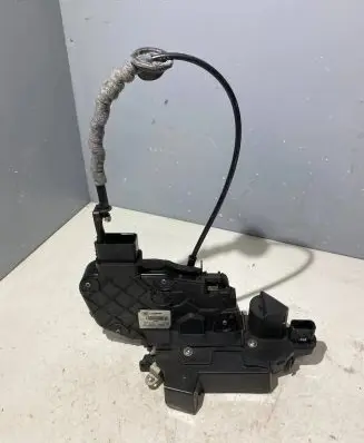 Volvo XC70 Front door lock 31253669 A048317 986912102