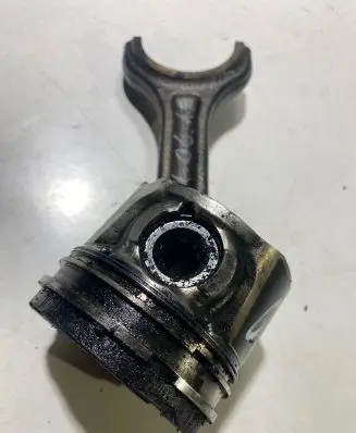 Citroen C4 I Piston with connecting rod 75L93