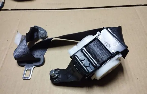 Honda Legend Rear seatbelt TKAF8J1157