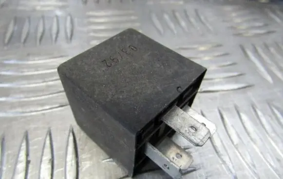 Volkswagen Golf IV Other relay 191955529