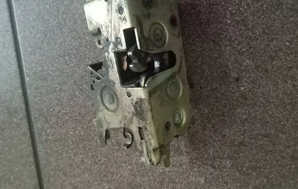 Front door lock