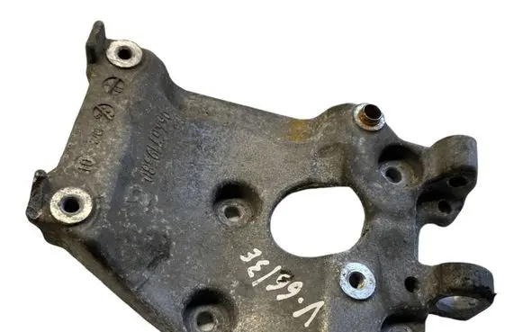 Volvo C30 Engine mounting bracket 9646719580