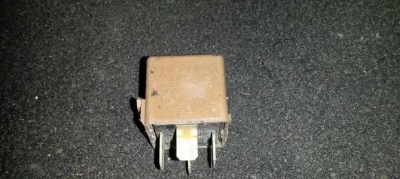 BMW 5 E39 Other relay 61361388729 v23134-k59-x108