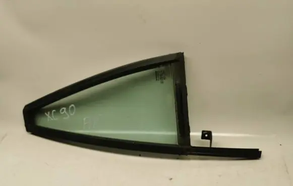 Volvo XC90 Rear side window E000199