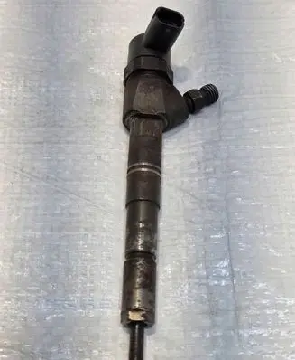 Opel Astra J Fuel injector 0445110423