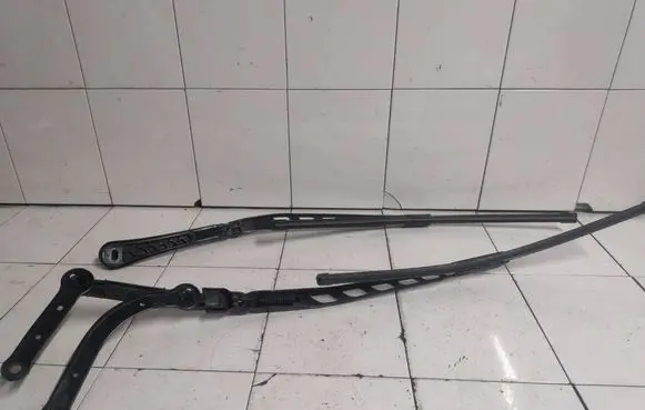 BMW 5 E60 E61 Front wiper blade arm 178261