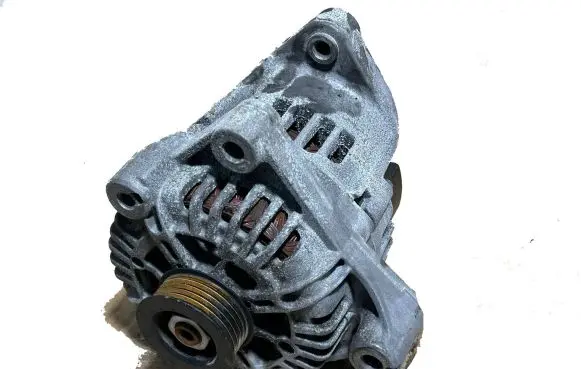 Toyota Avensis T270 Generator/alternator 8574045 16078 27060YV040