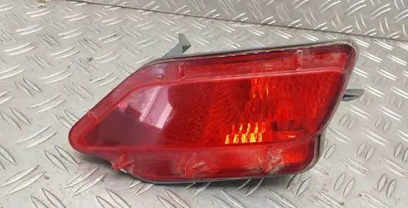 Toyota RAV 4 (XA40) Rear fog light 