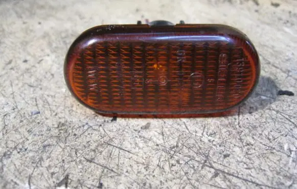 Renault Clio II Front fender indicator light