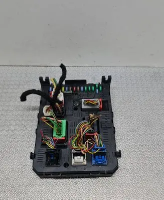 Citroen Berlingo Fuse module 281197595