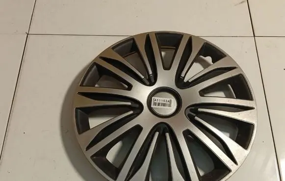 Nissan Tiida C11 R15 wheel hub/cap/trim 