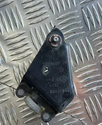 Renault Trafic III (X82) Sliding door check strap stopper 777653970R