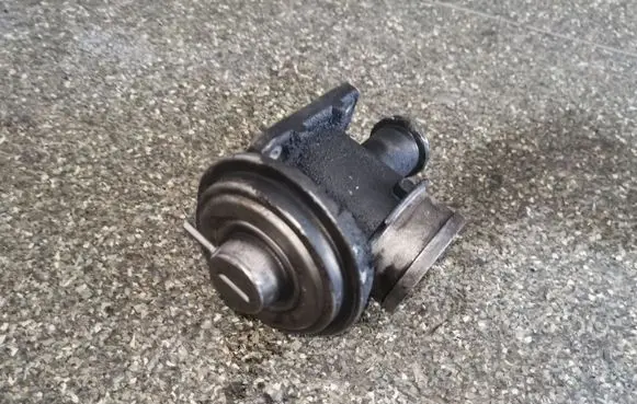 BMW X5 E53 EGR valve 7785452