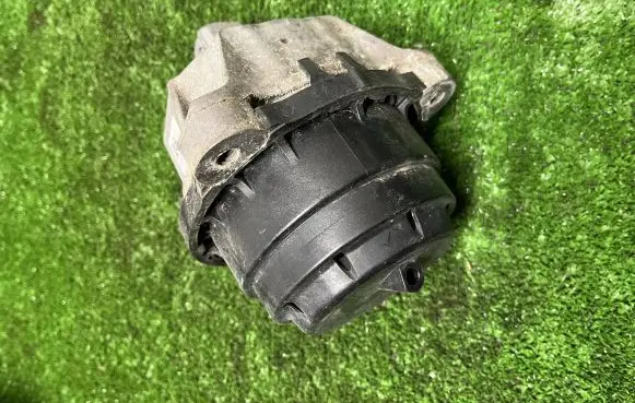BMW X5 G05 Engine mount bracket 6890831 170618203209