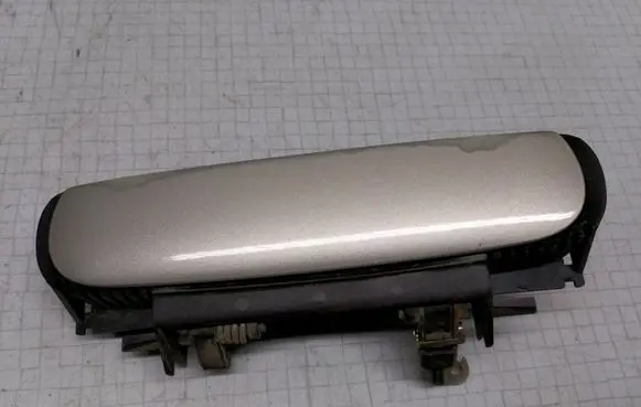 Audi A3 S3 8L Front door exterior handle 4B0839885
