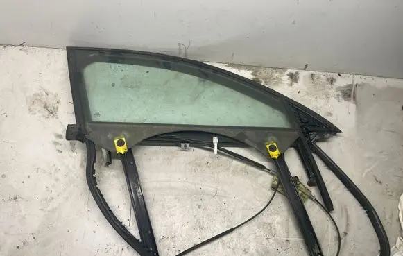 Audi A4 S4 B7 8E 8H Front door window regulator with motor