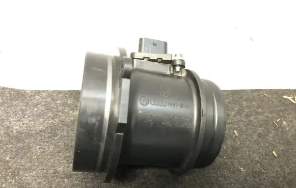 Volkswagen Touareg II Mass air flow meter 059906461N