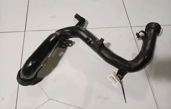 Volkswagen PASSAT B6 Intercooler hose/pipe 1K0145770AA