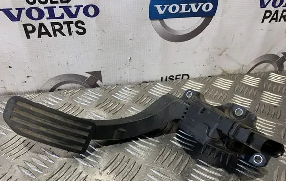 Volvo S60 Accelerator throttle pedal 6G929F836CD
