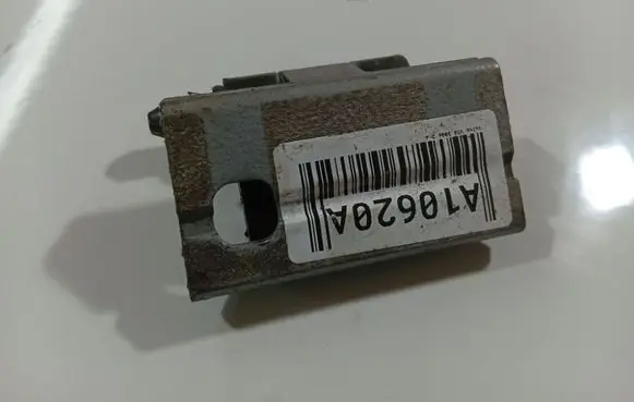 Volvo V70 Front door upper hinge 